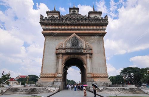 TUGU PERINGATAN PATUXAY