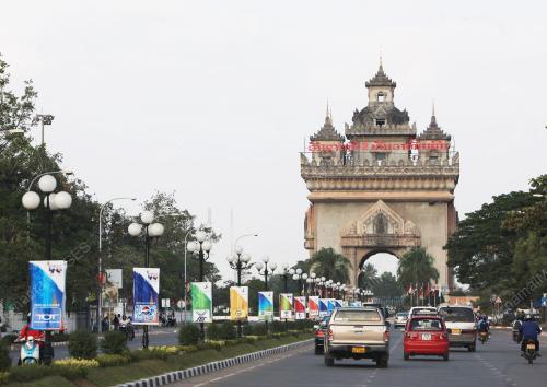 LAOS01_071209_MOTORIST