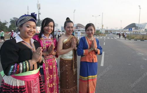 LAOS01_081209_PENARI