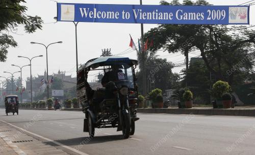 LAOS02_041209_MOTORIST