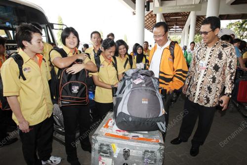 LAOS03_051209_ARRIVE