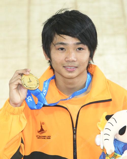 BRYAN NICKSON LOMAS