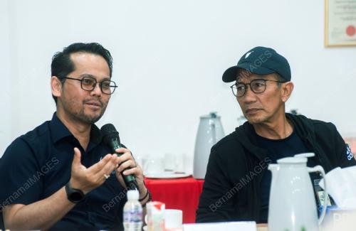 DATUK AZAN ISMAIL