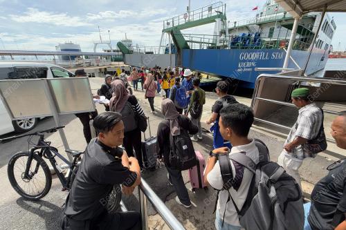TERMINAL FERI DAN BOT LAJU SESAK