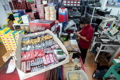 PUSAT SEHENTI KEPERLUAN SEKOLAH