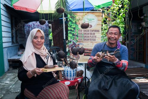 KRAF TEMPURUNG KELAPA