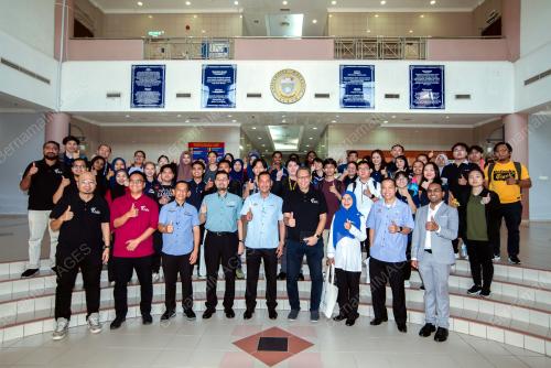 SURUHANJAYA KOMUNIKASI DAN MULTIMEDIA MALAYSIA
