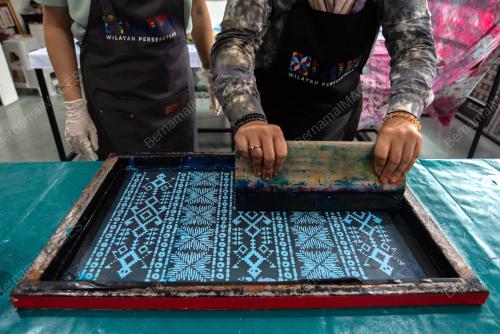 BATIK LINUT GALERI LAWA LABUAN