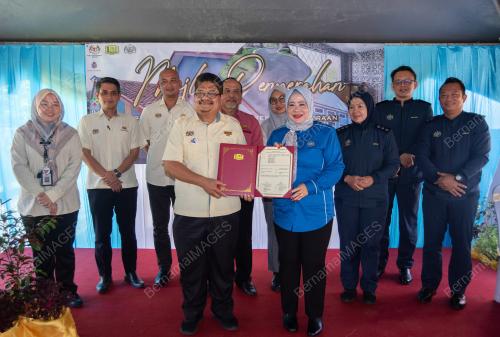 PENYERAHAN PROJEK SIAP JKR-JKDM