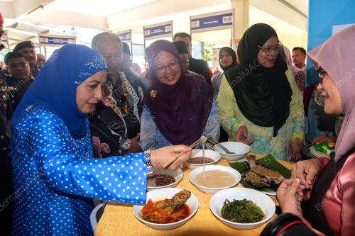 RAJA ZARITH SOFIAH