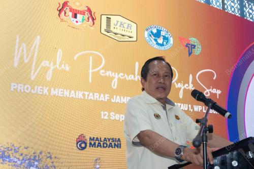 DATUK SERI DR AHMAD MASLAN