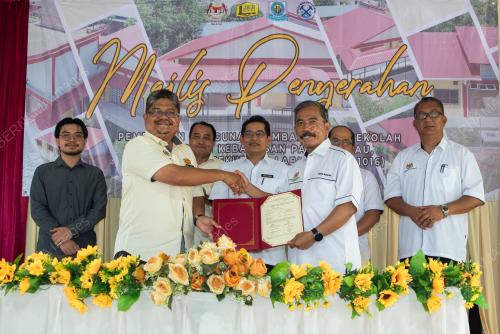 PENYERAHAN PROJEK SIAP JKR-PENDIDIKAN