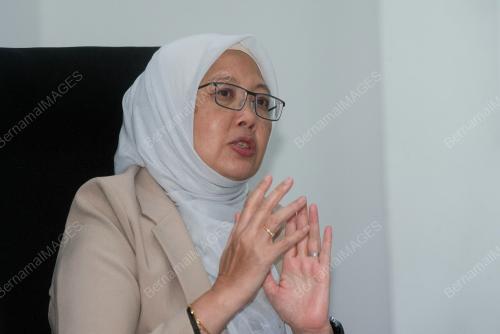 DR ZALIHA MUSTAFA