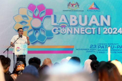 NIK KAMARUZAMAN NIK HUSIN