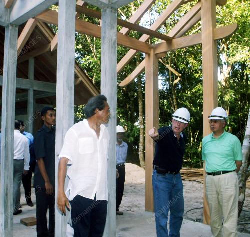 MOHD NAJIB TUN ABDUL RAZAK