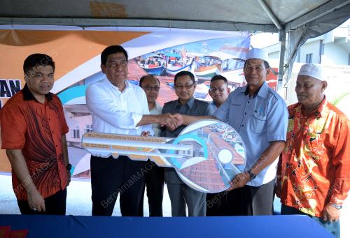 LGK01_09052016_PENYERAHAN_KUN