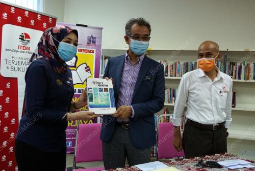DR HEZRI ADNAN