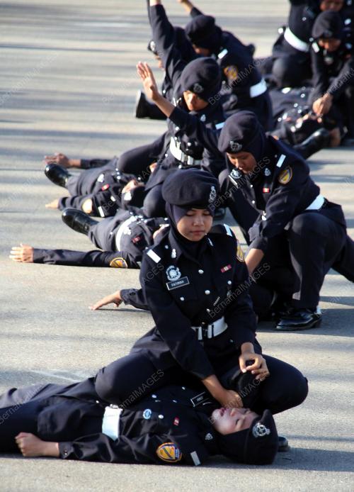POLIS BANTUAN