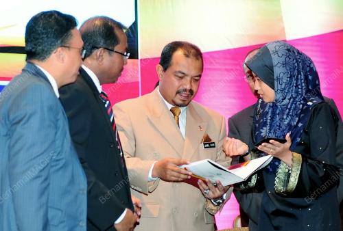 DATUK_SERI_JAMIL_KHIR_BAHAROM