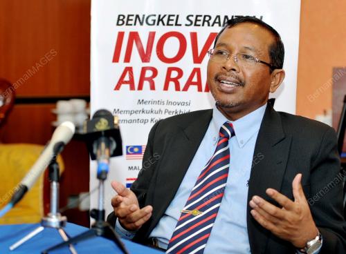 DR_HAJI_ABDUL_MALEK_AWANG_KECHILl