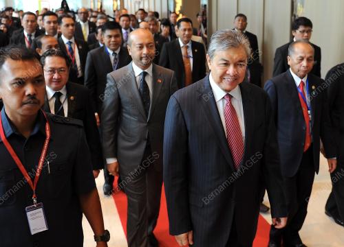 LGK01_29102015_ASEAN