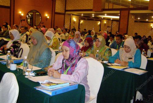 SEMINAR PENULISAN & PENERBITAN SAINTIFIK 2010
