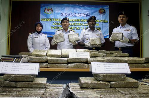 LGK02_04062017_GANJA_1