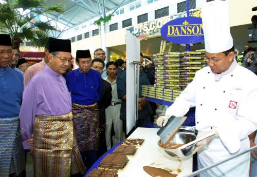 DR MAHATHIR MOHAMAD