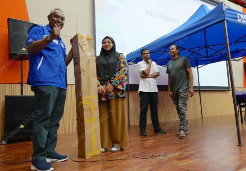 DATUK ARMINSHAH SIRAJ