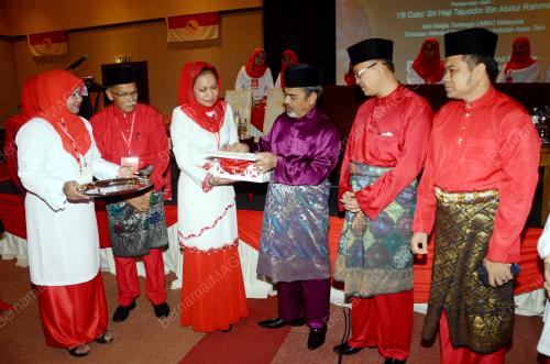 LGK02_08082015_CENDERAHATI