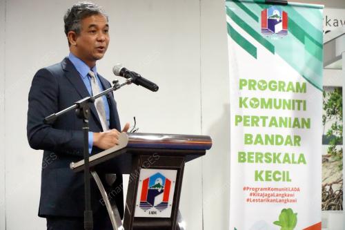 DR HEZRI ADNAN