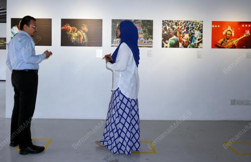 PAMERAN SENI