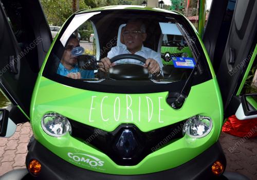LGK02_14112014_MENCUBA_KERETA
