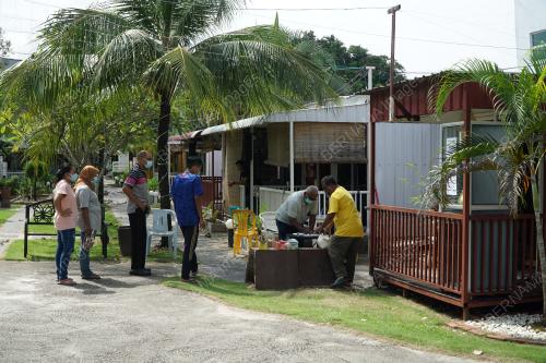 FOOD BANK CHENANG VOLUNTEER