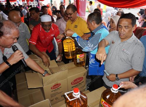 LGK02_15112019_KARNIVAL_JUALAN