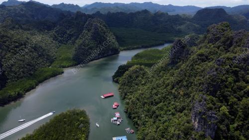 TAMAN GEOFOREST KARST KILIM