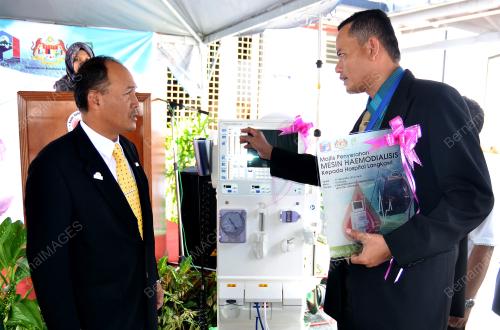 LGK02_17112014_PENYERAHAN_MES