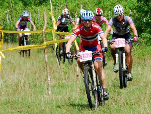 LGK02_18102012_PELUMBA_WANITA