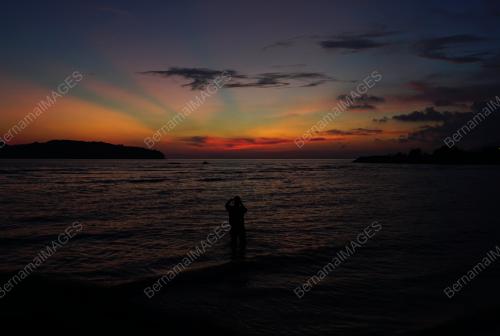 PEMANDANGAN MATAHARI TERBENAM