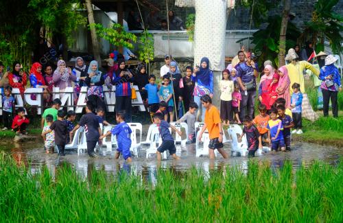 PERMAINAN 'MUSICAL CHAIRS'