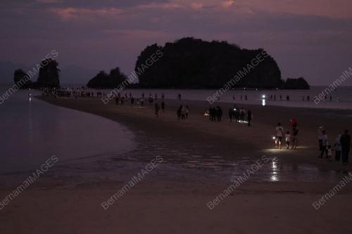 PANTAI TANJUNG RHU