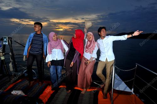 SUNSET CRUISE