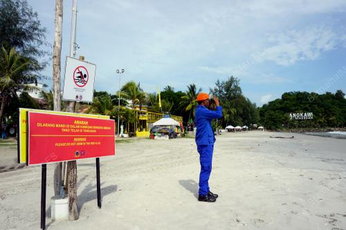 HARI RAYA PANTAI CHENANG