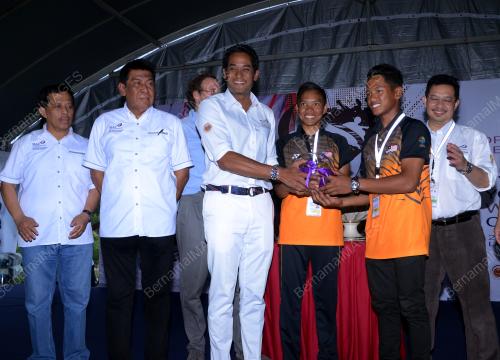 LGK02_28122015_GIMIK_PELANCAR