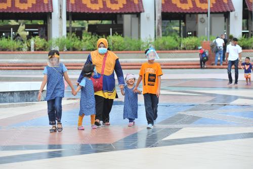 PELITUP DATARAN LANG