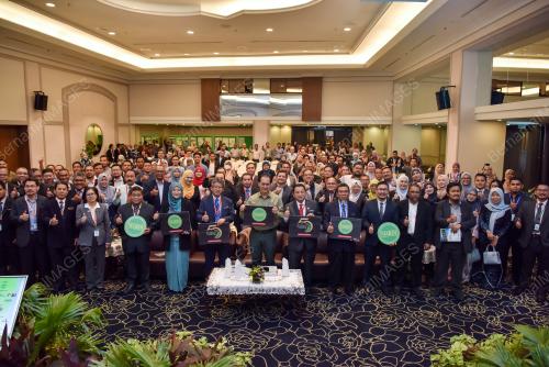 DATUK ZAINAL AZMAN ABU SEMAN