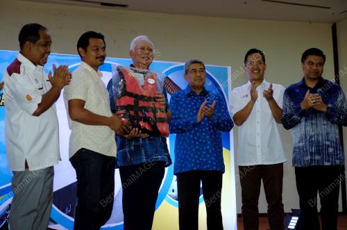 LGK03_04052018_PELANCONGAN