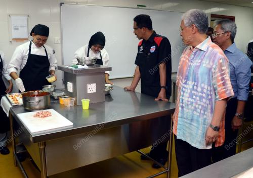 LGK03_04092015_MELAWAT