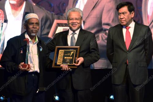 LGK03_06122014_ANUGERAH_LTA