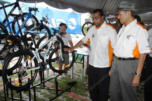 MAHATHIR MUHAMMAD